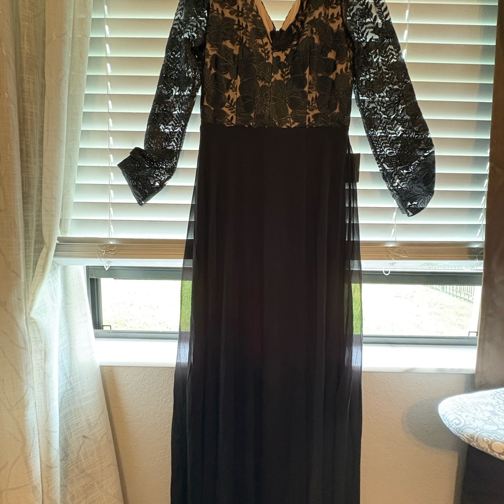 Soieblu Black Lace Long Sleeve Dress